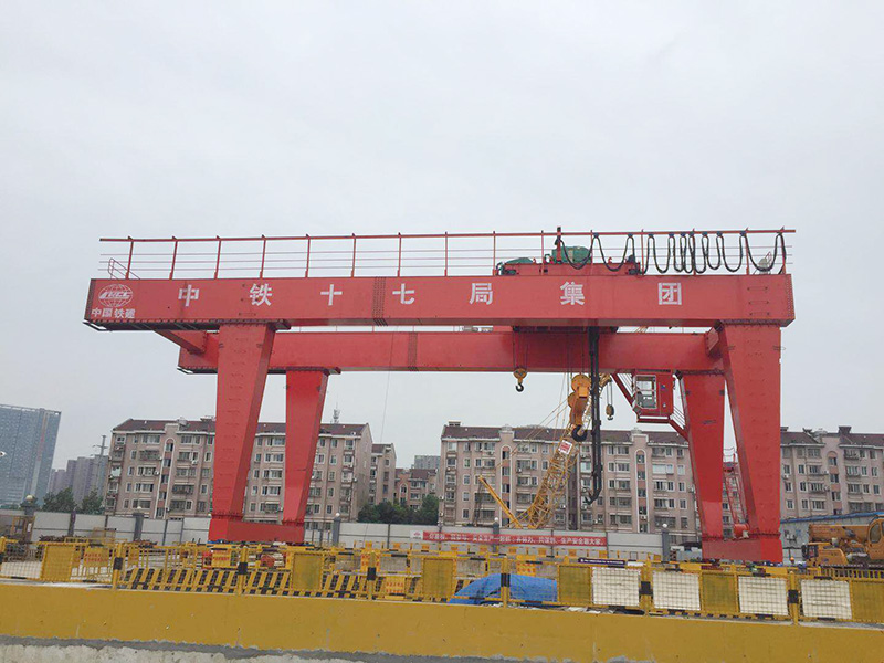 地鐵門式起重機